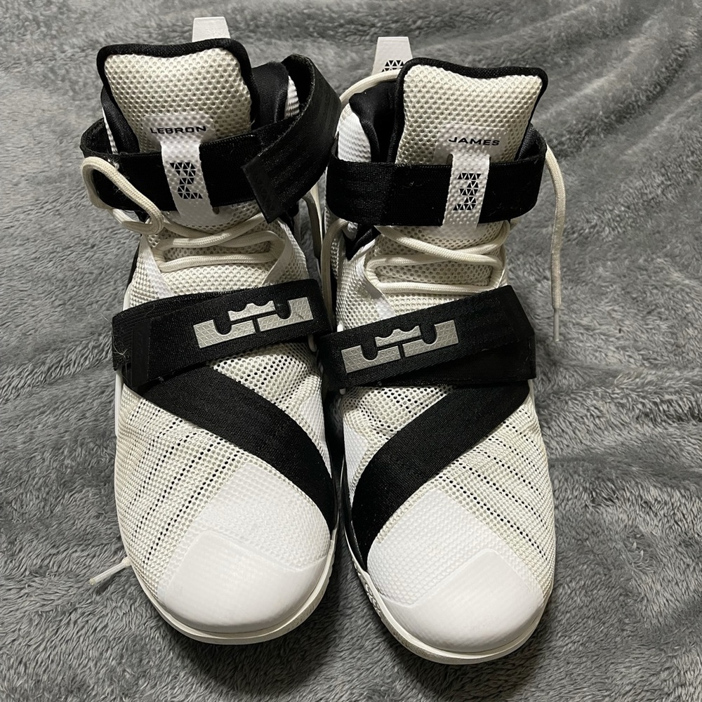 Lebron zoom soldier ix Nike